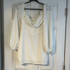 White long sleeve mini dress
Princess Polly Size 6
Never Worn